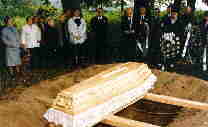 Podczas pogrzebu 